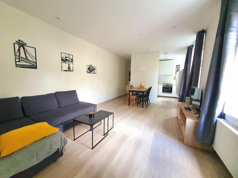 Lovely & Unique Apt In The Historic Center. Pozsony Kültér fotó