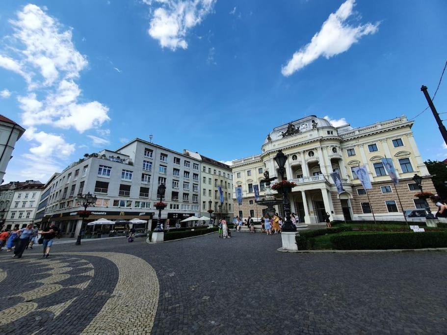 Lovely & Unique Apt In The Historic Center. Pozsony Kültér fotó