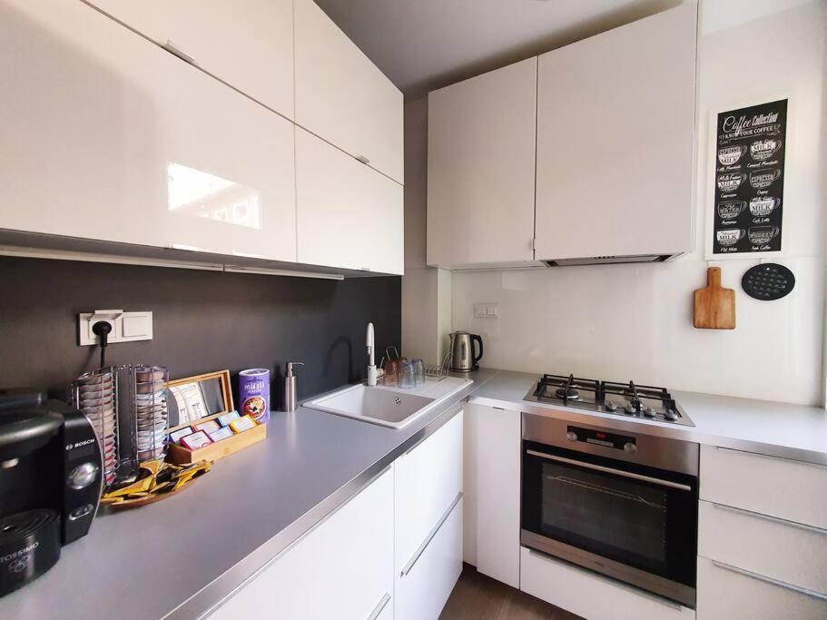 Lovely & Unique Apt In The Historic Center. Pozsony Kültér fotó